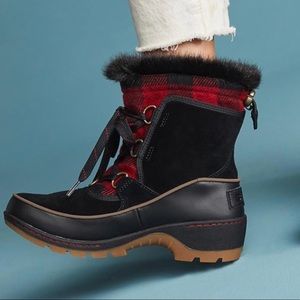 Sorel Women’s Tivoli II Sued Red Boots
